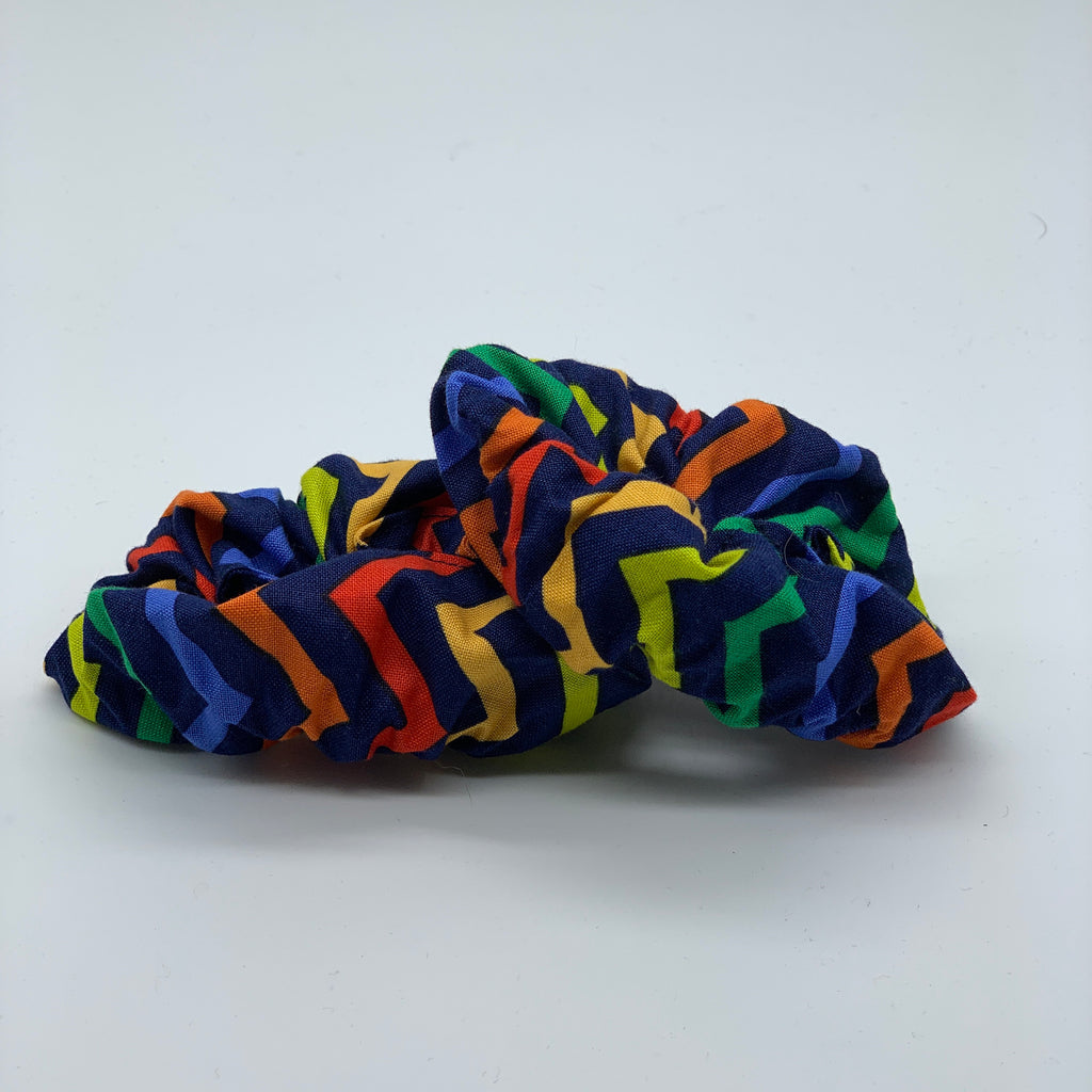 Zig Zag Scrunchie - 90s Fashion Scrunchie