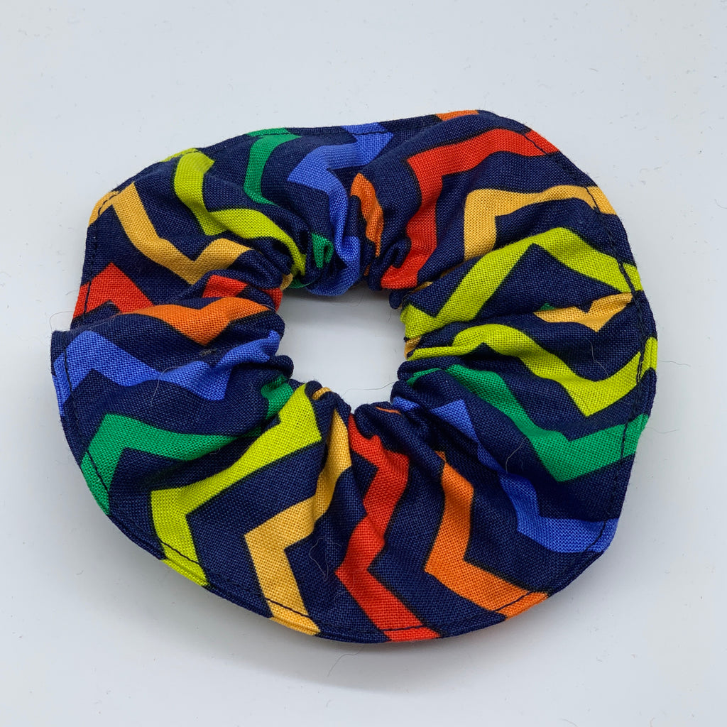 Zig Zag Scrunchie - 90s Fashion Scrunchie